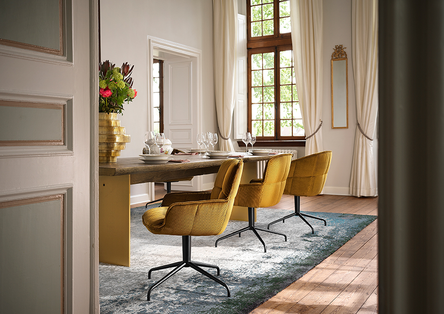 ©FF schloss arff marla armchair mixed setting Freifrau